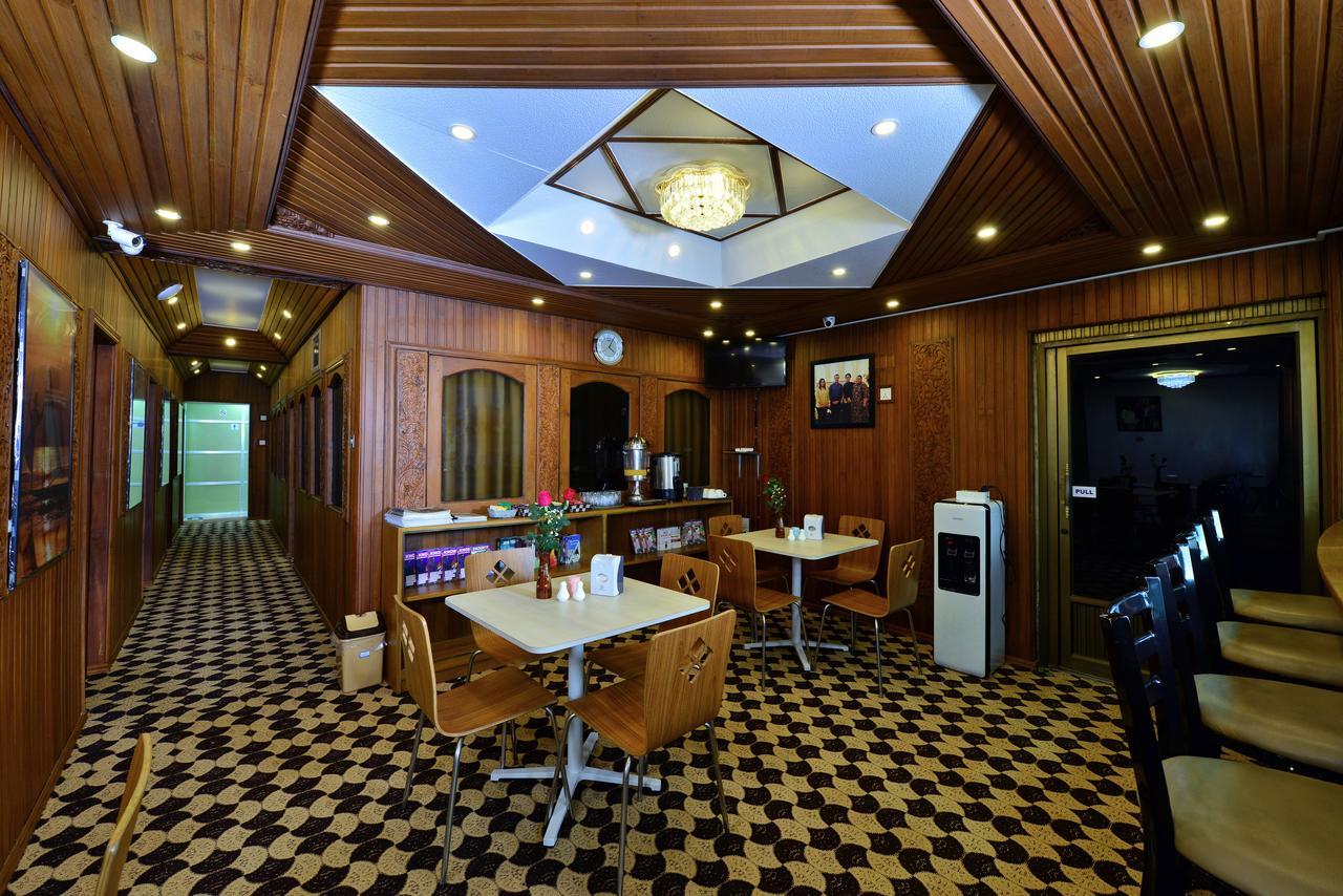 Backpacker Hostel (Adults Only) Yangon Extérieur photo