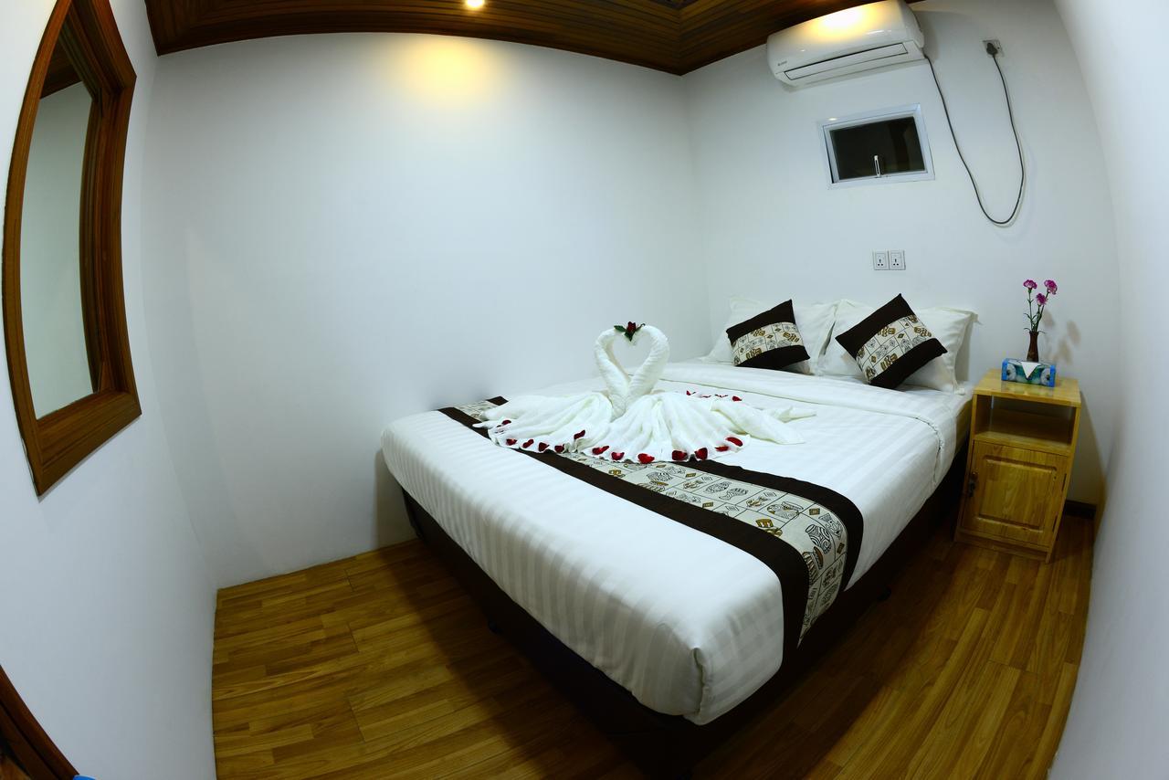 Backpacker Hostel (Adults Only) Yangon Extérieur photo