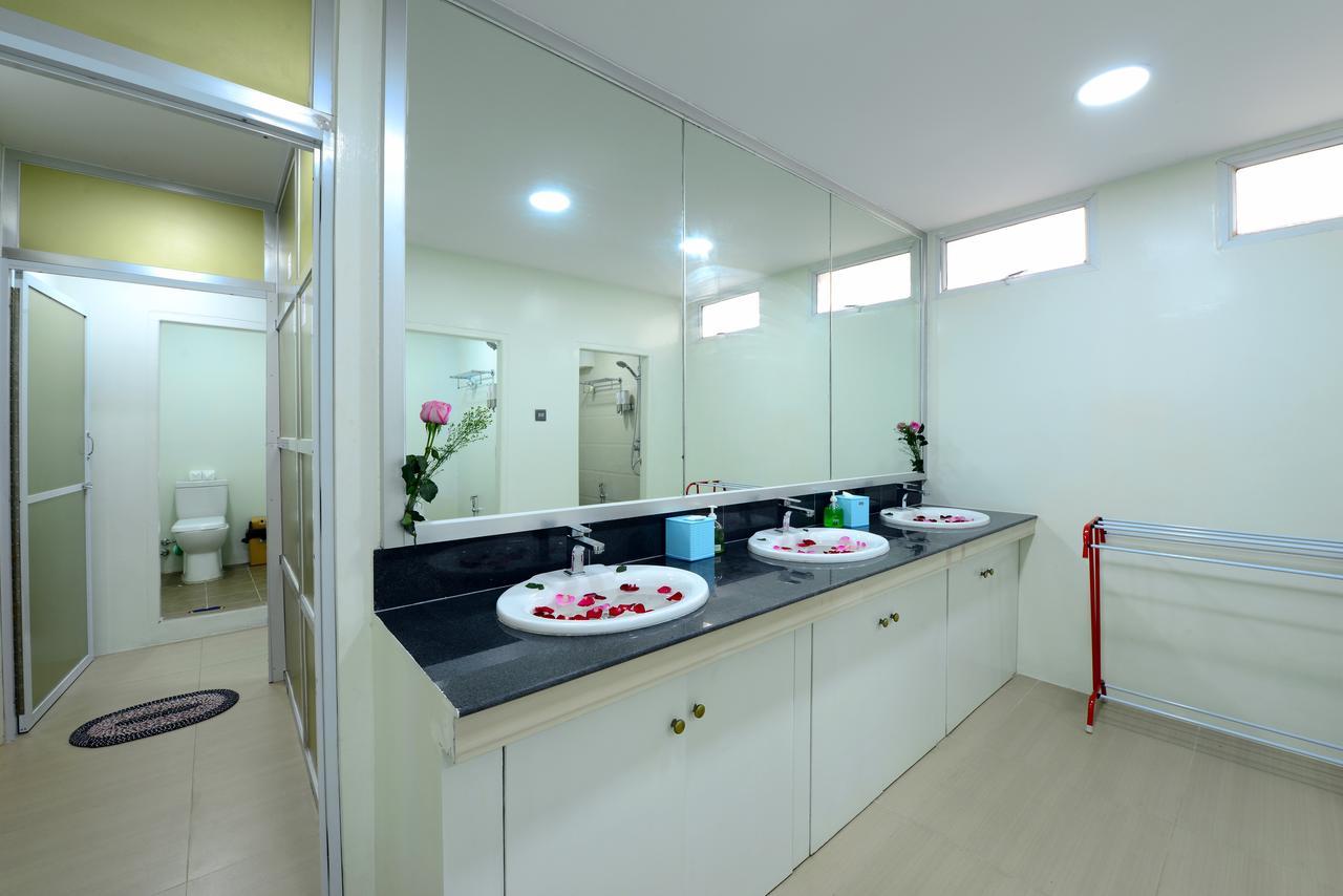 Backpacker Hostel (Adults Only) Yangon Extérieur photo