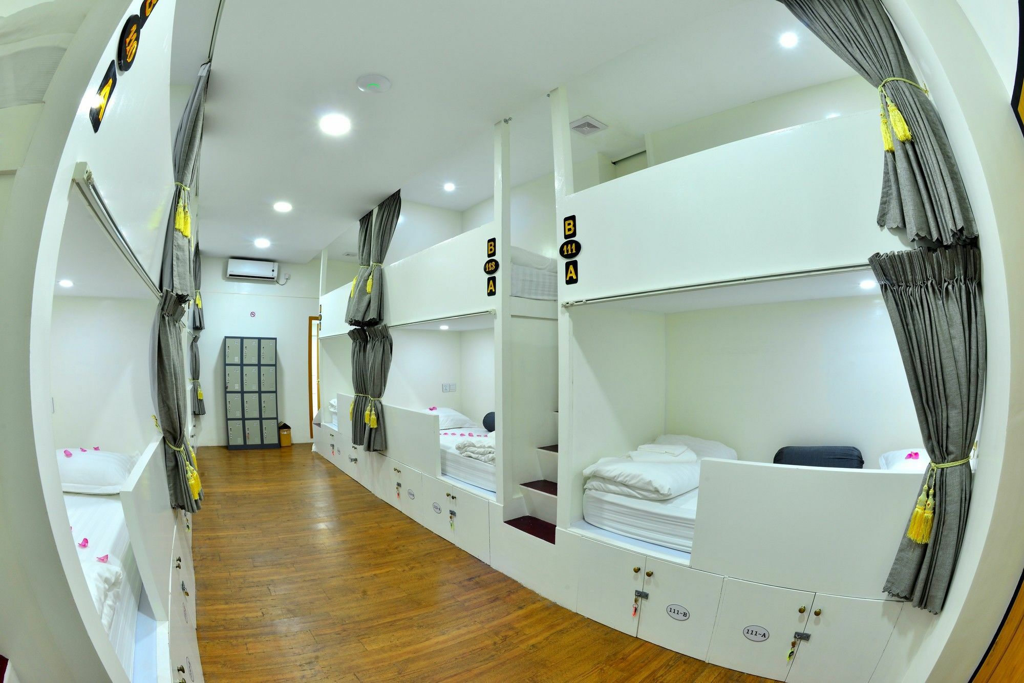 Backpacker Hostel (Adults Only) Yangon Extérieur photo