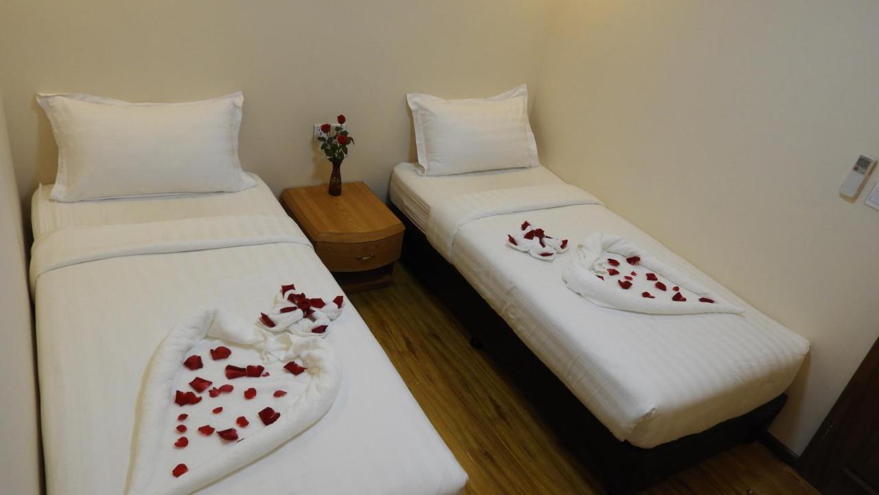 Backpacker Hostel (Adults Only) Yangon Extérieur photo